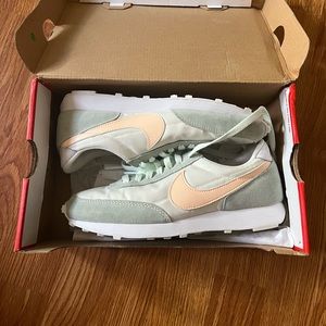 Nike Daybreak Sail/Green